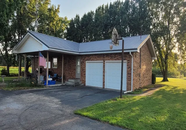 Photo 16 of Single family home for sale at 8340 N Cherryville Ln, Mt Vernon, IL 62864 | MLS# 12734029 | Listing updated on 2026-08-21