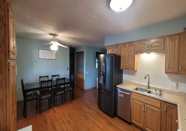 Photo 4 of Single family home for sale at 8340 N Cherryville Ln, Mt Vernon, IL 62864 | MLS# 12734029 | Listing updated on 2026-08-21