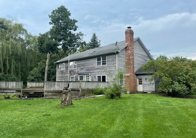 Photo 2 of Single family home for sale at 40w003 Russell Rd, Elgin, IL 60124 | MLS# 12734038 | Listing updated on 2026-08-20