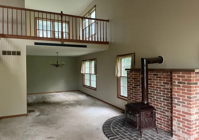 Photo 4 of Single family home for sale at 40w003 Russell Rd, Elgin, IL 60124 | MLS# 12734038 | Listing updated on 2026-08-20