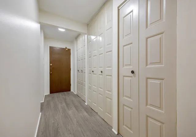 Listing Photo 3 - Condo for sale in building located at 1 Oak Creek Dr, Buffalo Grove, IL 60089 - Unit #2303
