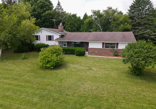 Photo 1 of Single family home for sale at 42886 N Washington Ave, Winthrop Harbor, IL 60096 | MLS# 12734067 | Listing updated on 2026-08-22