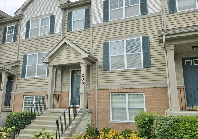 2nd image of 208 Wildflower St, Des Plaines, IL 60016 | MLS# 12734068
