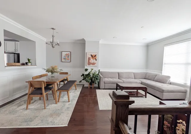 5th image of 208 Wildflower St, Des Plaines, IL 60016 | MLS# 12734068