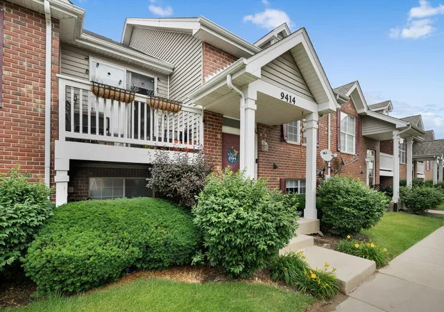 2nd image of 9414 Taylor Ct, Orland Park, IL 60467 | MLS# 12734095
