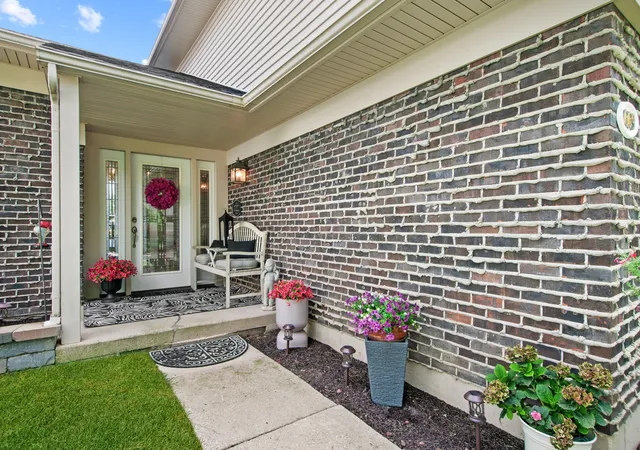 2nd image of 669 Kensington Wy, Bolingbrook, IL 60440 | MLS# 12734097