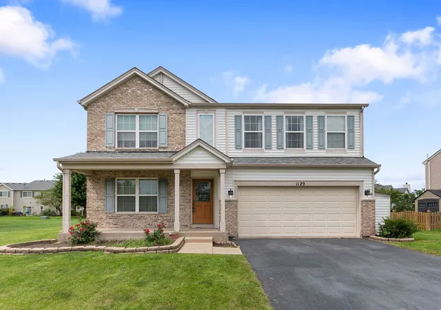 Photo 2 of Single family home for sale at 1129 S Wabena Ave, Minooka, IL 60447 | MLS# 12734168 | Listing updated on 2026-09-01