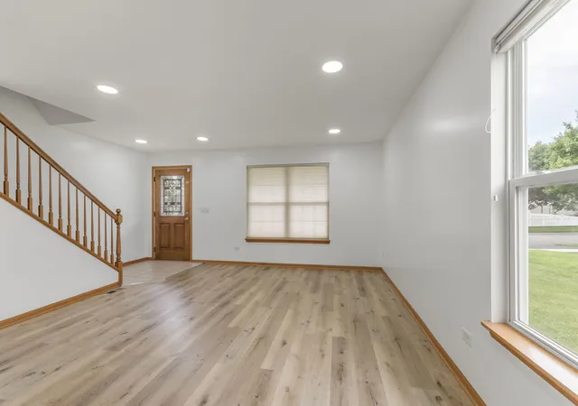 Photo 2 of Single family home for sale at 1129 S Wabena Ave, Minooka, IL 60447 | MLS# 12734168 | Listing updated on 2026-09-01