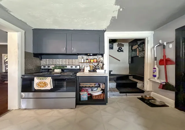 Photo 4 of Single family home for sale at 428 W Chestnut St, Freeport, IL 61032 | MLS# 12734204 | Listing updated on 2026-08-25