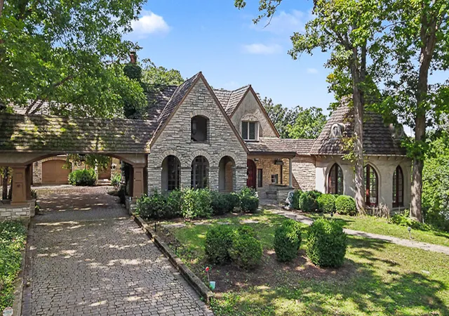 Photo 2 of Single family home for sale at 80 Ashton Dr, Burr Ridge, IL 60527 | MLS# 12734210 | Listing updated on 2026-08-31