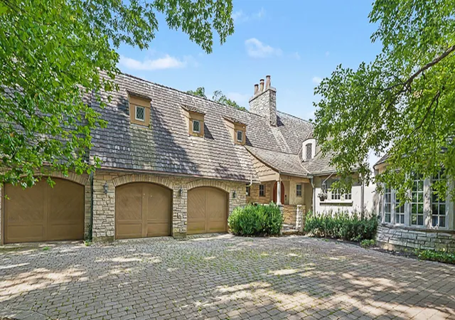 Photo 2 of Single family home for sale at 80 Ashton Dr, Burr Ridge, IL 60527 | MLS# 12734210 | Listing updated on 2026-08-31