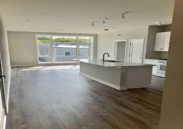 3rd image of 2807 S Halsted St #309, Chicago, IL 60608 | MLS# 12734220