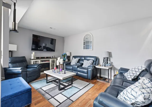 Photo 3 of Townhouse for sale at 17 Fernwood Dr #E, Bolingbrook, IL 60440 | MLS# 12734261 | Listing updated on 2026-08-25
