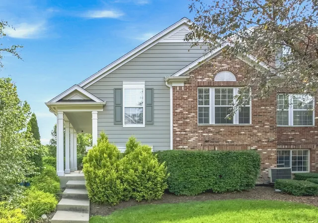 2nd image of 2431 Emily Ln, Elgin, IL 60124 | MLS# 12734270