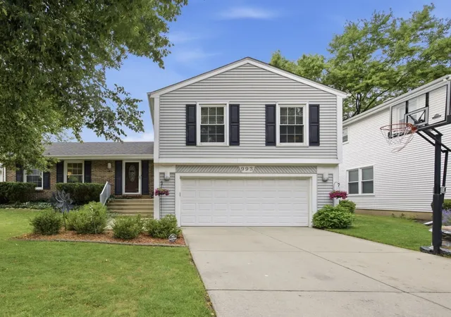 Photo 1 of Single family home for sale at 993 Knollwood Dr, Buffalo Grove, IL 60089 | MLS# 12734284 | Listing updated on 2026-08-21