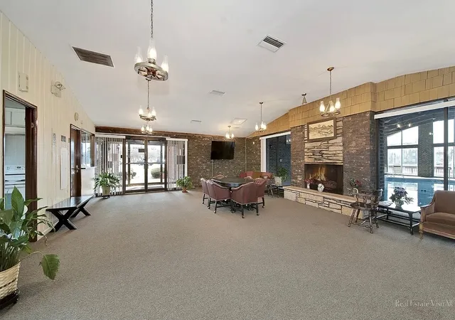 2nd image of 840 Elder Rd, Homewood, IL 60430