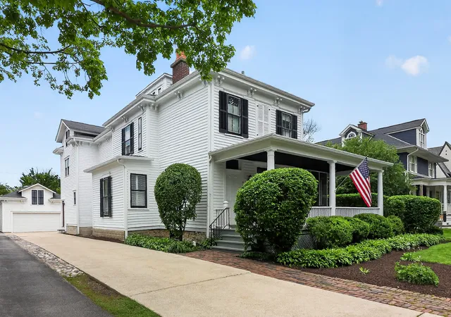 2nd image of 319 N Lincoln St, Hinsdale, IL 60521 | MLS# 12734306