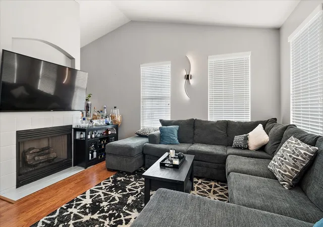 Photo 3 of Townhouse for sale at 2941 Woodside Dr, Joliet, IL 60431 | MLS# 12734327 | Listing updated on 2026-08-29