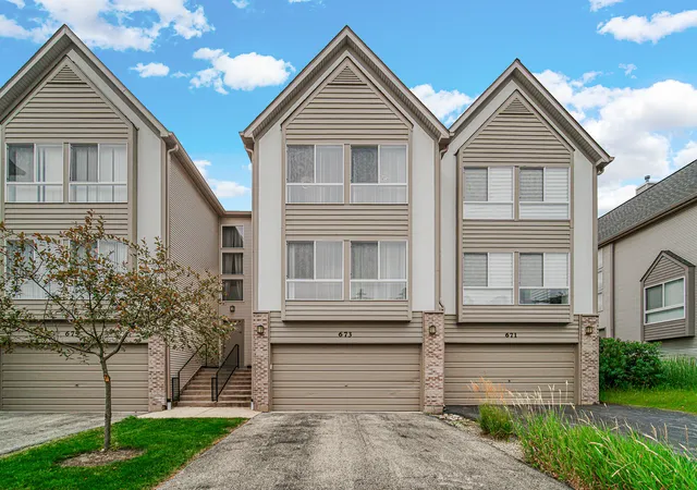 Photo 1 of Townhouse for sale at 673 E Fountainview Dr #673, Mundelein, IL 60060 | MLS# 12734328 | Listing updated on 2026-09-08