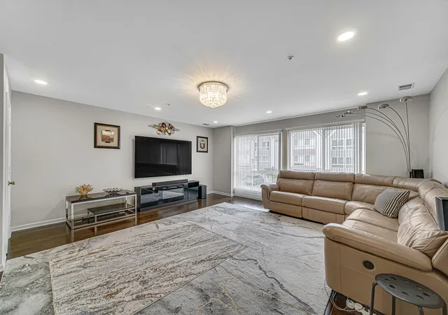 Photo 2 of Townhouse for sale at 673 E Fountainview Dr #673, Mundelein, IL 60060 | MLS# 12734328 | Listing updated on 2026-09-08