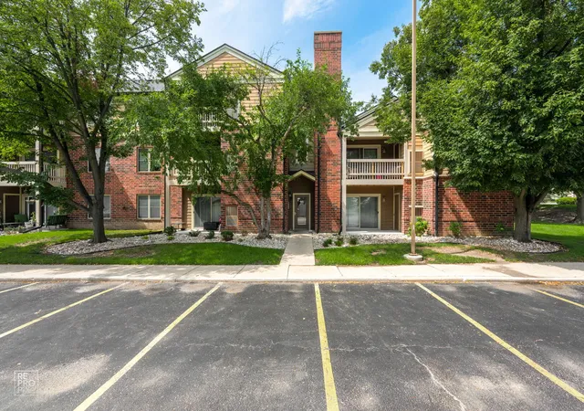 Photo 1 of Condo for sale at 104 Glengarry Dr #208, Bloomingdale, IL 60108 | MLS# 12734394 | Listing updated on 2026-08-31