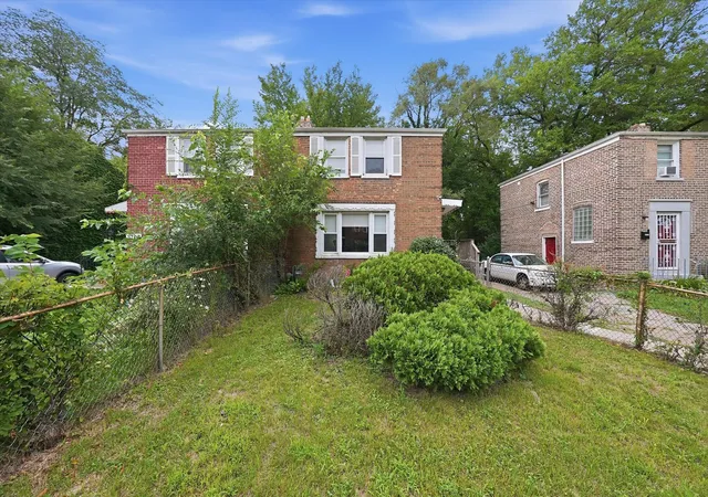 2nd image of 9709 S Yates Blvd, Chicago, IL 60617 | MLS# 12734409
