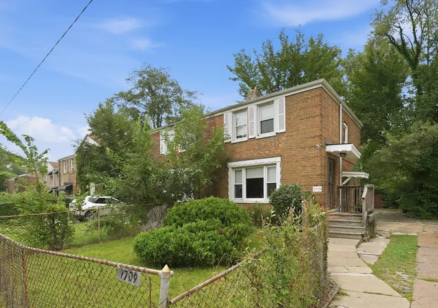 Photo 3 of Townhouse for sale at 9709 S Yates Blvd, Chicago, IL 60617 | MLS# 12734409 | Listing updated on 2026-08-22