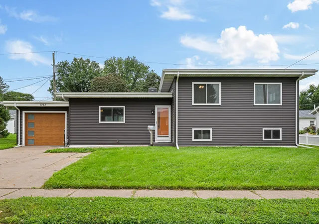Single family home for sale at 1563 W Garfield St, Davenport, IA 52804 | MLS# 12734417