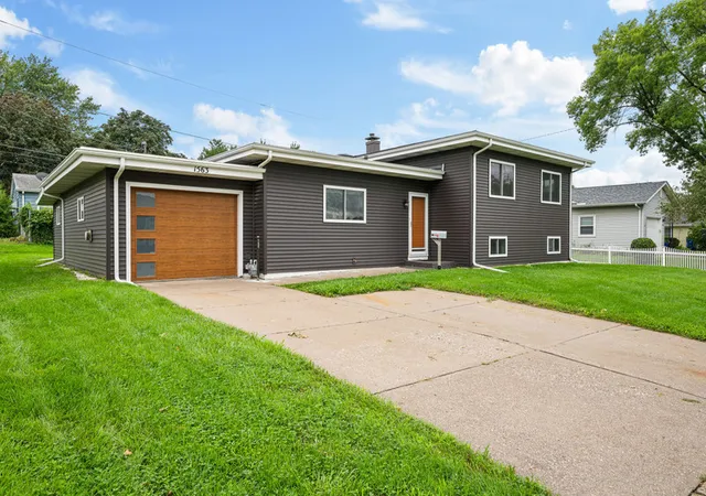 Photo 1 of Single family home for sale at 1563 W Garfield St, Davenport, IA 52804 | MLS# 12734417 | Listing updated on 2026-10-27