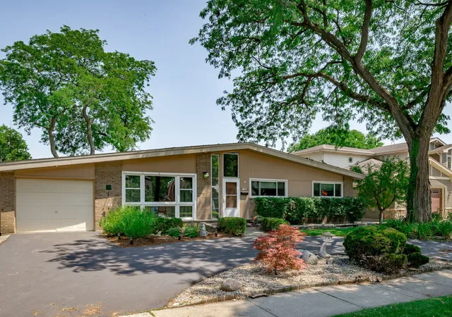 Photo 1 of Sale Pending at 295 S Poplar Ave, Elmhurst, IL 60126 | MLS# 12734422 | Listing updated on 2026-09-05