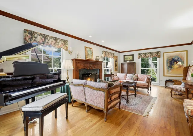 Photo 5 of Single family home for sale at 59 Sheffield Ln, Oak Brook, IL 60523 | MLS# 12734428 | Listing updated on 2026-08-25