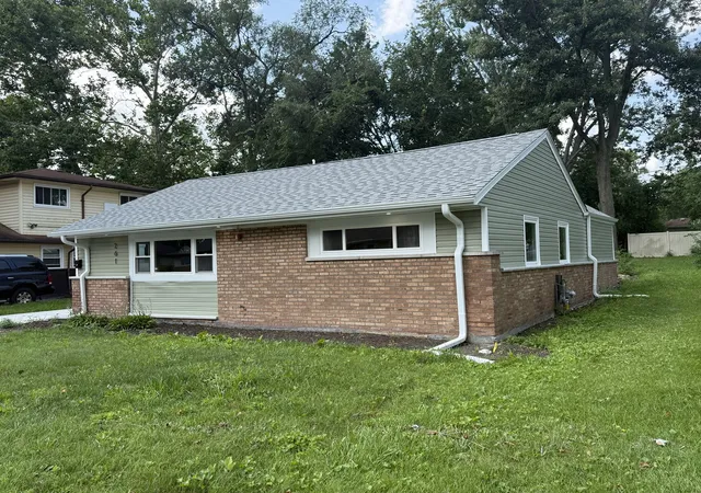 Photo 3 of Single family home for sale at 261 Miami St, Park Forest, IL 60466 | MLS# 12734475 | Listing updated on 2026-08-25