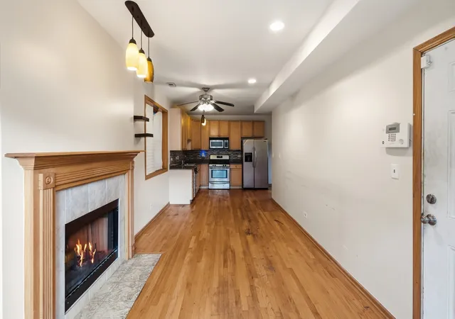 Listing Photo 5 - Condo for sale in building located at 1469 E 69Th St, Chicago, IL 60637 - Unit #2