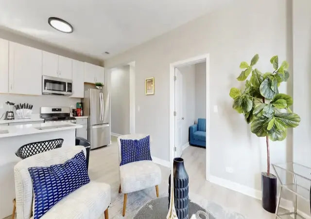 Listing Photo 4 - Condo for sale in building located at 1130 S Sacramento Blvd, Chicago, IL 60612