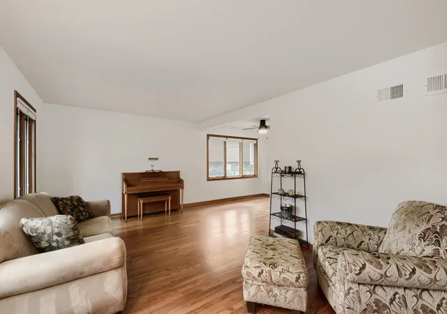 3rd image of 16931 82Nd Ave, Tinley Park, IL 60477 | MLS# 12734516