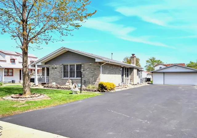 Photo 2 of Single family home for sale at 8001 S Lockwood Ave, Burbank, IL 60459 | MLS# 12734541 | Listing updated on 2026-09-21