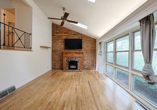 Photo 3 of Condo for sale at 924 N Milwaukee Ave #D, Libertyville, IL 60048 | MLS# 12734555 | Listing updated on 2026-08-26