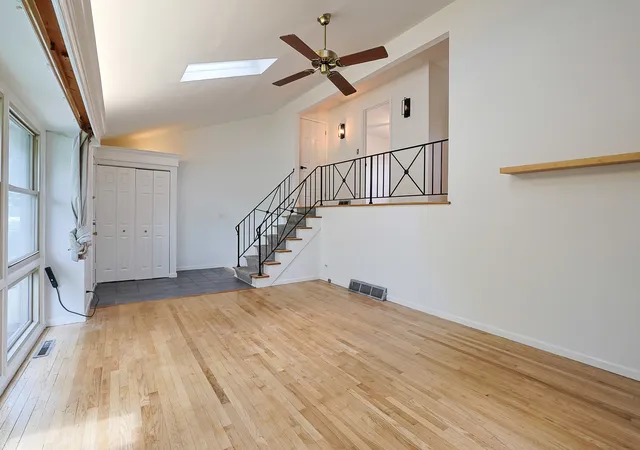 Photo 4 of Condo for sale at 924 N Milwaukee Ave #D, Libertyville, IL 60048 | MLS# 12734555 | Listing updated on 2026-08-26