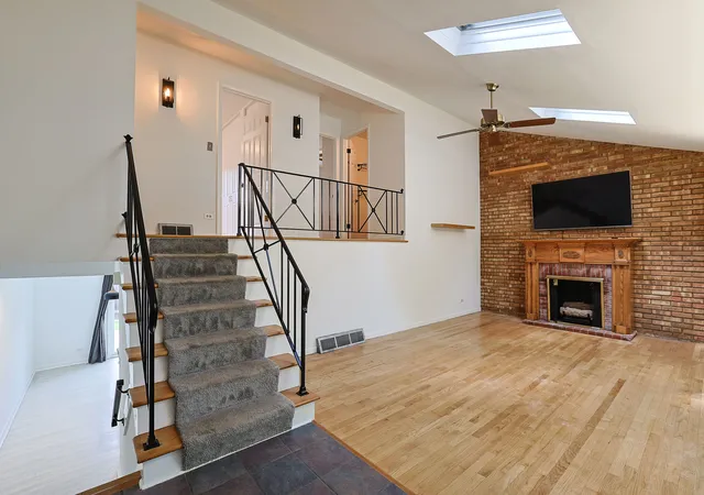 Photo 5 of Condo for sale at 924 N Milwaukee Ave #D, Libertyville, IL 60048 | MLS# 12734555 | Listing updated on 2026-08-26