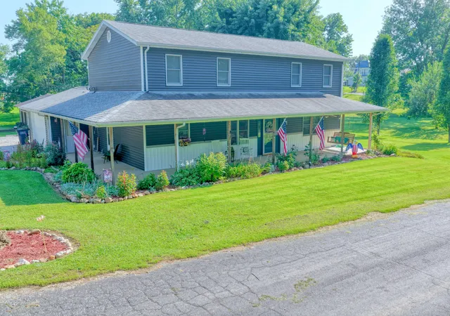 Photo 1 of Single family home for sale at 708 E Walnut St, Steeleville, IL 62288 | MLS# 12734558 | Listing updated on 2026-08-22