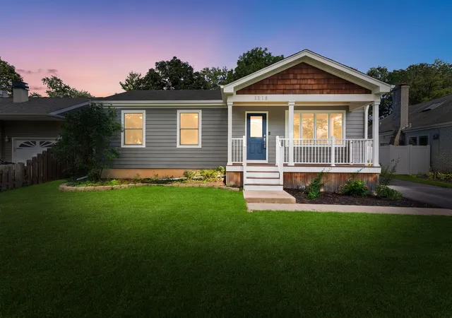 Photo 1 of Single family home for sale at 1113 S Gables Blvd, Wheaton, IL 60189 | MLS# 12734570 | Listing updated on 2026-09-01