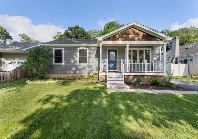 Photo 2 of Single family home for sale at 1113 S Gables Blvd, Wheaton, IL 60189 | MLS# 12734570 | Listing updated on 2026-09-01
