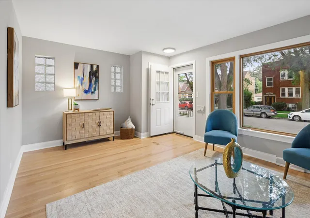 4th image of 5624 N Mango Ave, Chicago, IL 60646 | MLS# 12734653