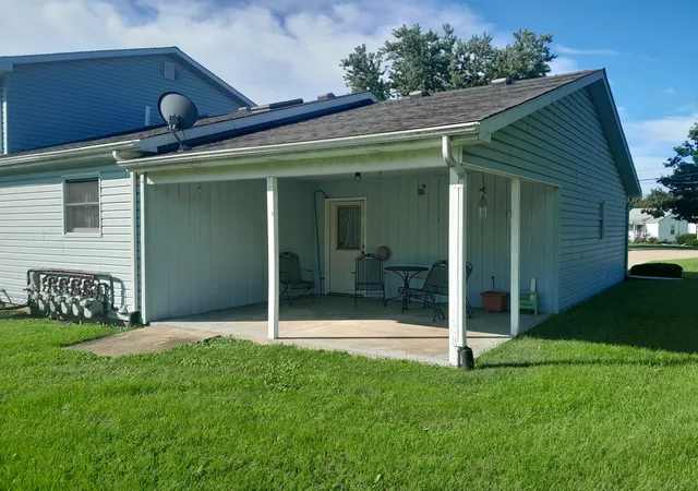 2nd image of 1509 W Main St #1B, Mendota, IL 61342 | MLS# 12734692