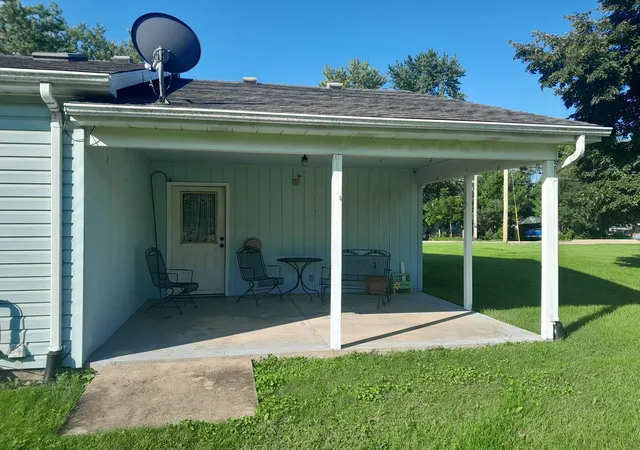 3rd image of 1509 W Main St, Mendota, IL 61342