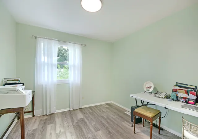 image of 1301 N Gln Cir, Aurora, IL 60506