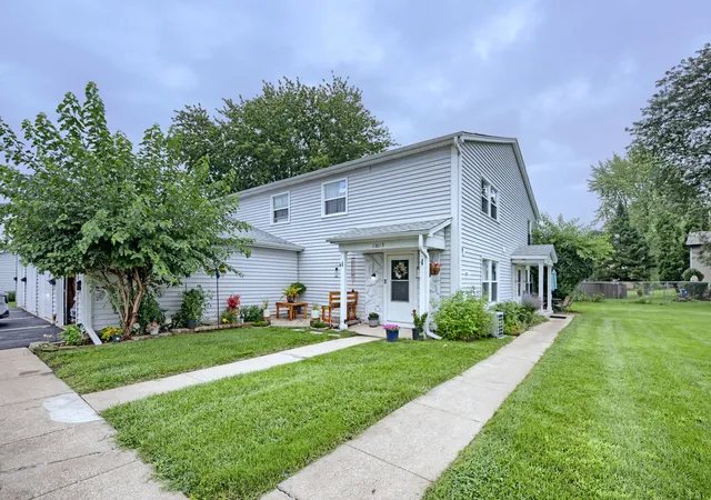 image of 1301 N Glen Cir #D, Aurora, IL 60506 | MLS# 12734717