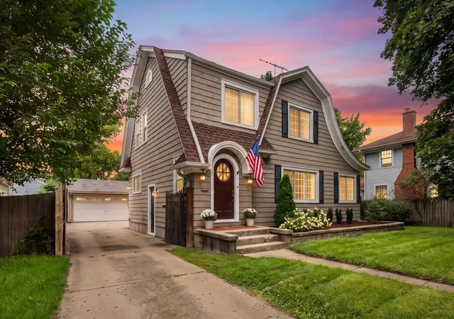 image of 1115 W State St, Geneva, IL 60134 | MLS# 12734728