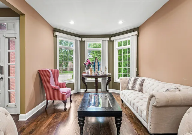5th image of 1769 Morse Ave, Des Plaines, IL 60018 | MLS# 12734756
