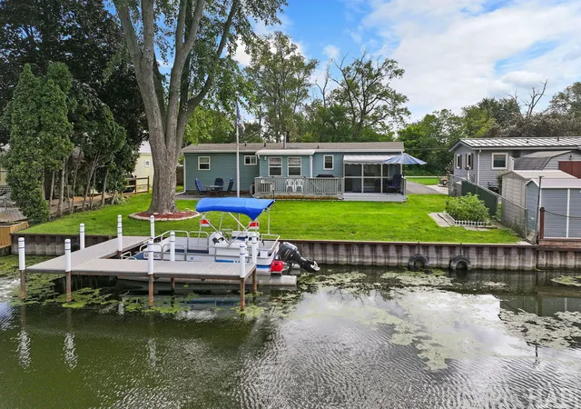 4th image of 614 Livingston St, Mc Henry, IL 60050 | MLS# 12734766